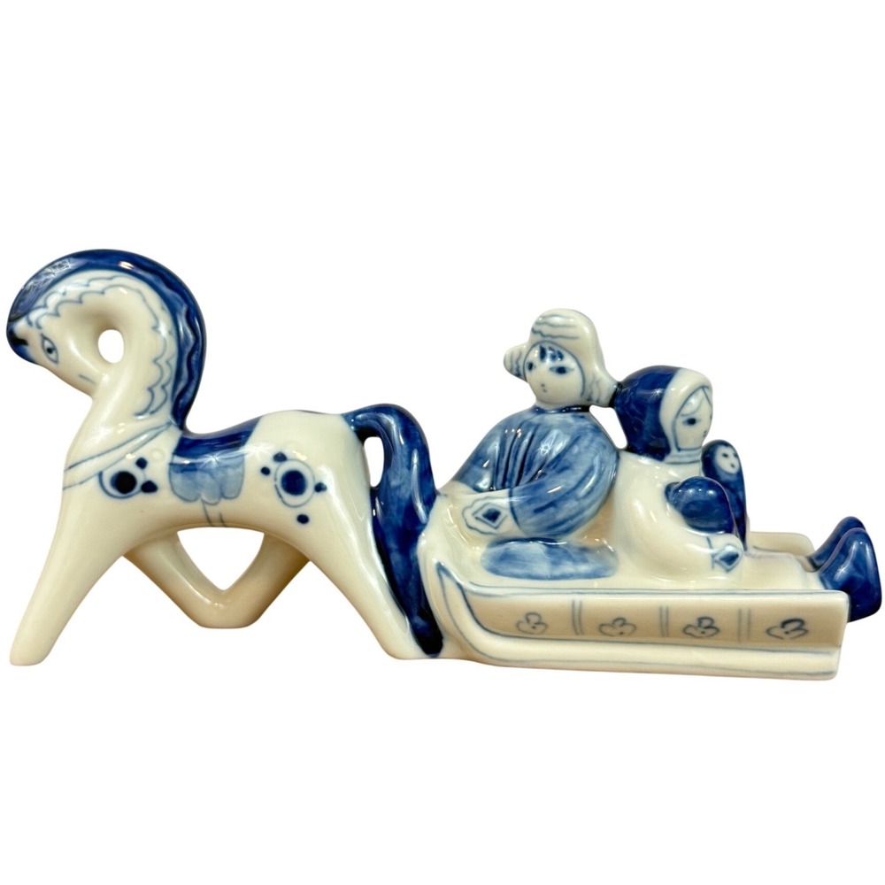 Vintage 1970s GZHEL Hand Painted Blue White Porcelain Horse Sleigh Figurine‎ EUC